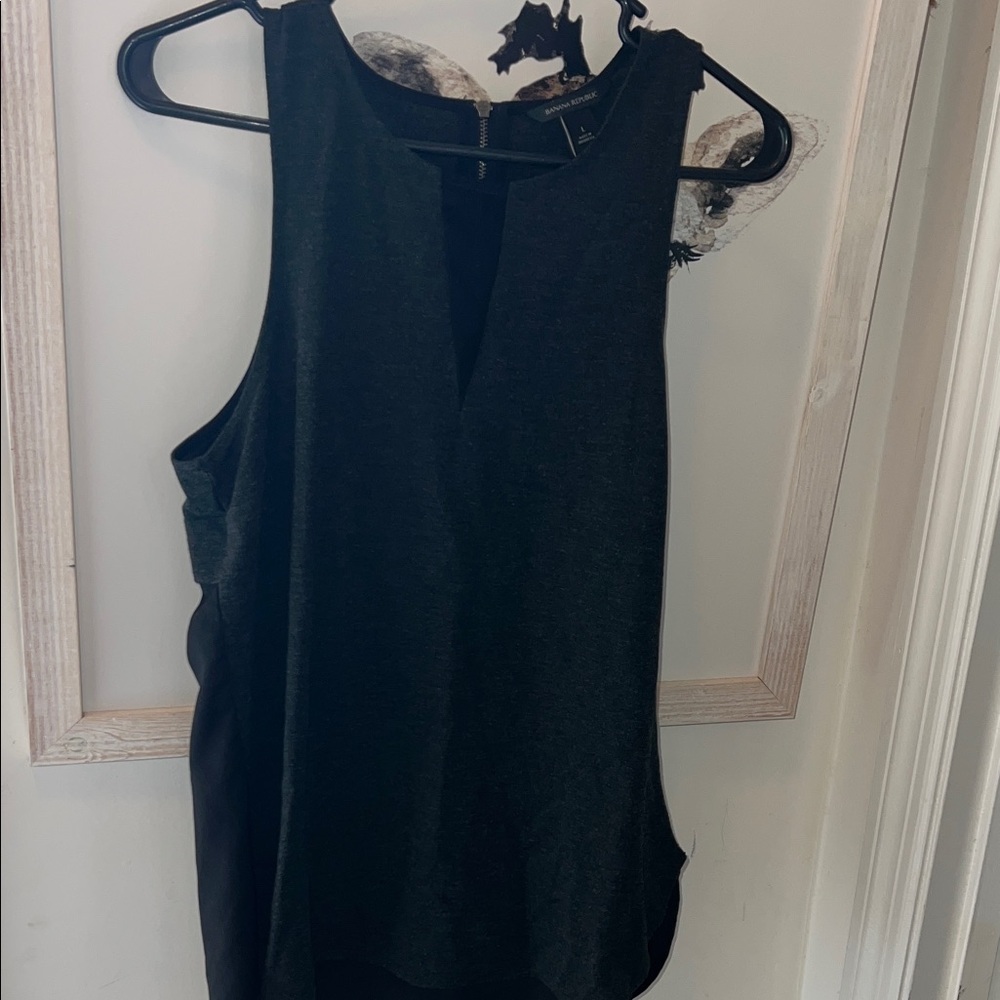 Banana Republic Black Sleeveless V-Notch Tank